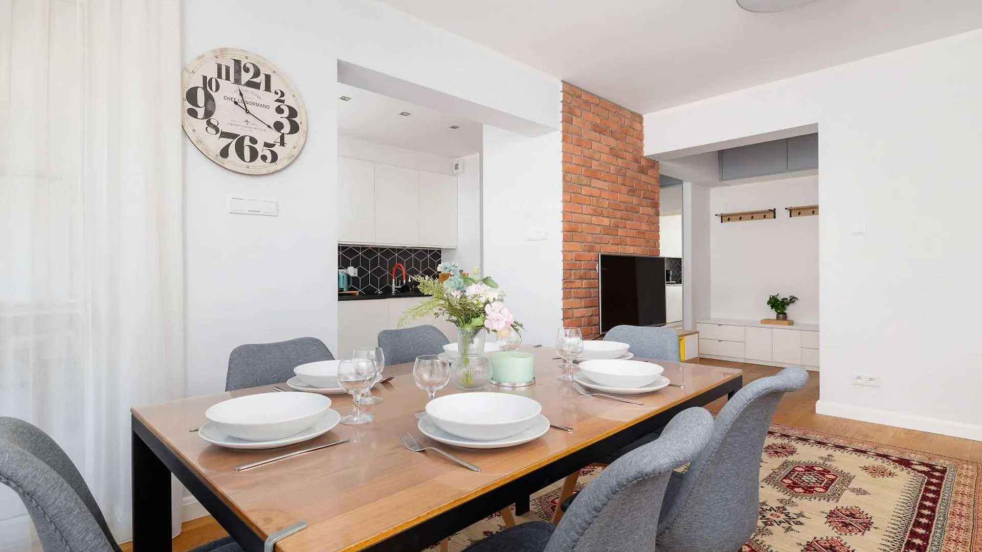 Przytulny I Przestronny Apartament W Krakowie Z Parkingiem Biurkiem I 2 Balkonami By Noclegi Renters 0*, Krakow