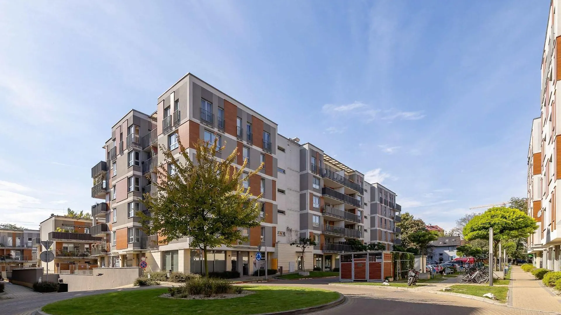 Przytulny I Przestronny Apartament W Krakowie Z Parkingiem Biurkiem I 2 Balkonami By Noclegi Renters 0*, Krakow Poland