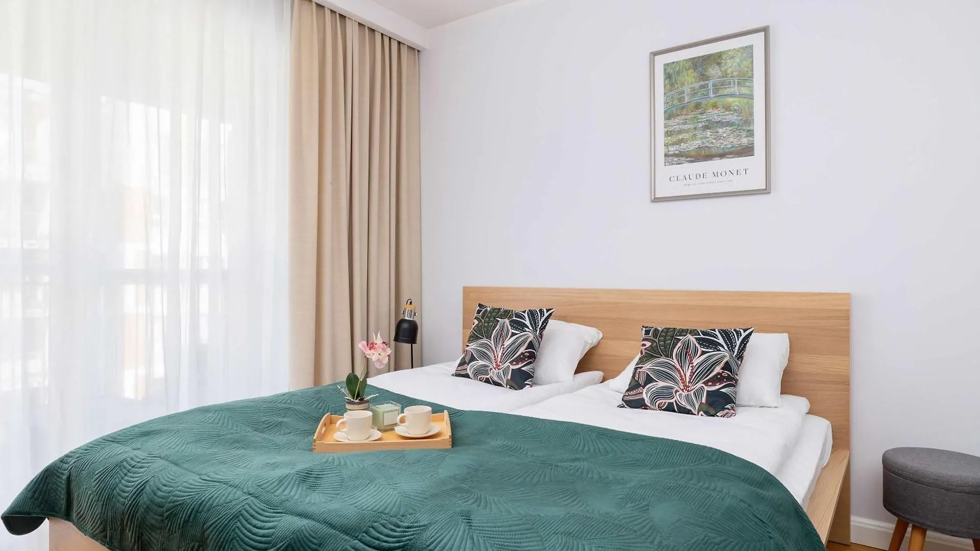 Przytulny I Przestronny Apartament W Krakowie Z Parkingiem Biurkiem I 2 Balkonami By Noclegi Renters Apartment Krakow
